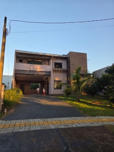 SOBRADO À VENDA – CONDOMÍNIO CAMPO...
